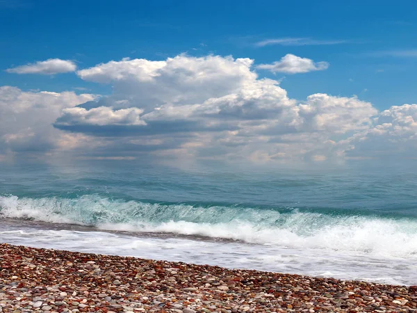 美しい海と曇り空 — ストック写真