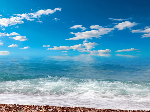 Schöner Meeresstrand Unter Sonnigem Wolkenlosem Himmel Als Ort Zum Sport — Stockfoto
