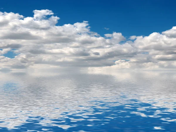 Hermoso Cielo Nublado Reflejado Tranquila Superficie Del Mar — Foto de Stock