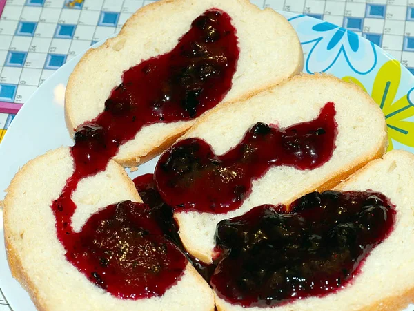 Desayuno Por Mañana Con Rebanadas Pan Trigo Blanco Cubierto Con — Foto de Stock