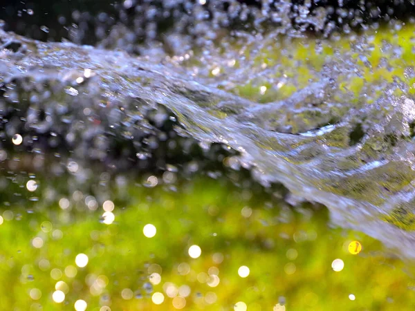 Clear Water Flow Watering Fresh Lawn Grass — Stock Photo, Image