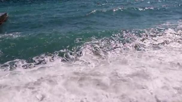 Onda Del Mare Tempestosa Della Spiaggia Costiera — Video Stock