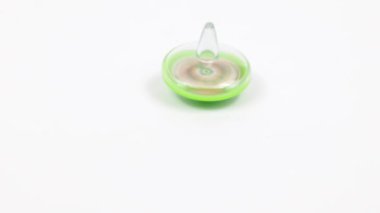 Güvenin ve dengenin sembolü olarak plastik girdabın döndürülmesi