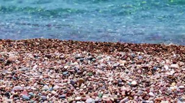 Deniz kıyısı ve temiz su dalgaları