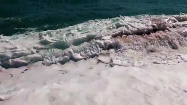 Olas Mar Gran Alcance Piedras Limpias Playa — Vídeo de stock