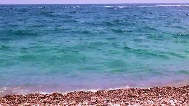 Spiaggia Mare Onde Acqua Chiara Sulla Costa — Video Stock