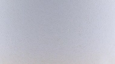 Hafif biranın yüzeyindeki köpüklerde hava kabarcıkları