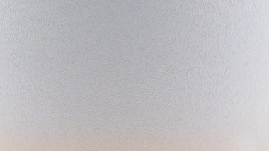 Hafif biranın yüzeyindeki köpüklerde hava kabarcıkları