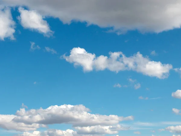 Krásná Oblačná Obloha Jako Součást Nebeské Krajiny — Stock fotografie