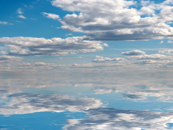 Hermoso Cielo Nublado Soleado Sobre Superficie Tranquila Del Océano — Foto de Stock