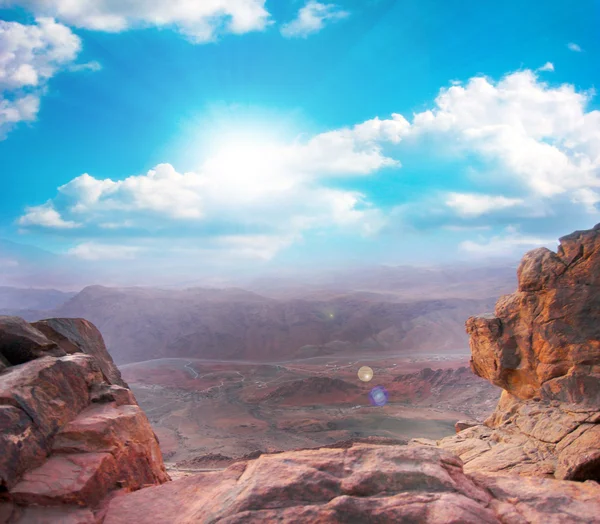 Montañas y cielo — Foto de Stock