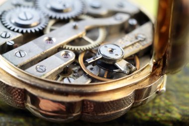 Ayrıntılar clockwork