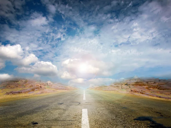 Estrada e céu — Fotografia de Stock