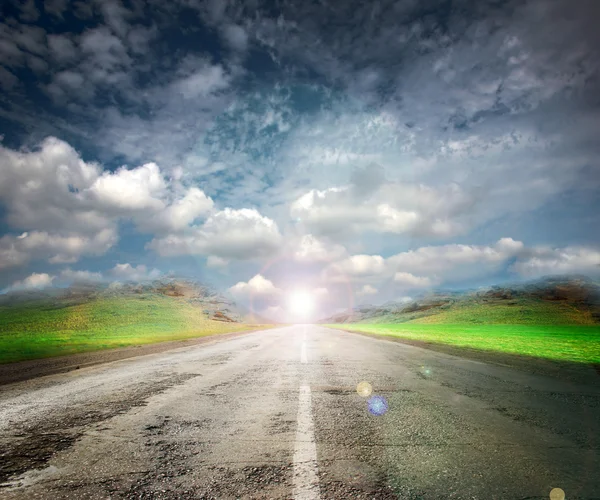 Estrada e céu — Fotografia de Stock