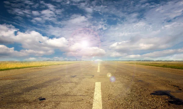 Carretera y cielo —  Fotos de Stock