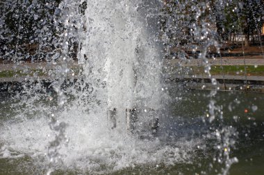 sahne su bașlığı