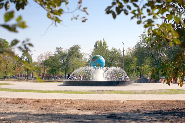 Fountain in the city — Stock Photo, Image