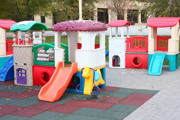 Attrezzatura per parco giochi per bambini — Foto Stock