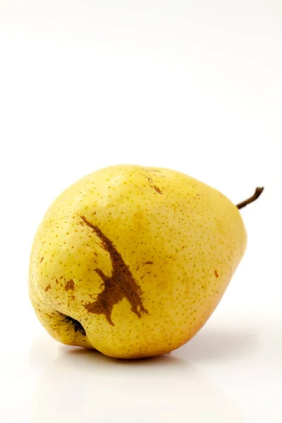 Fruchtfrische Birne Mit Einer Unvollkommenen Form Selektiver Fokus Mit Geringer — Stockfoto