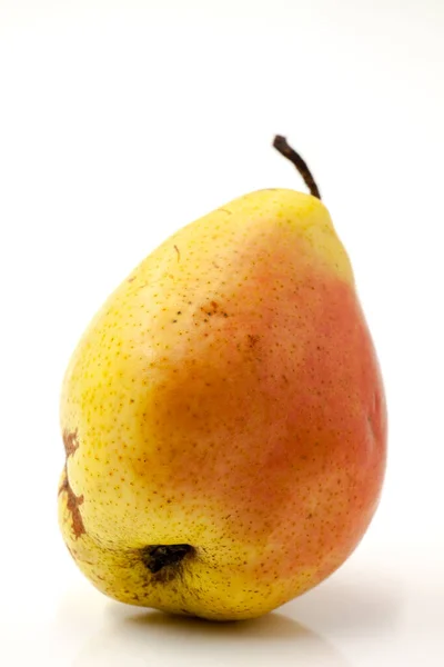 Fruchtfrische Birne Mit Einer Unvollkommenen Form Selektiver Fokus Mit Geringer — Stockfoto