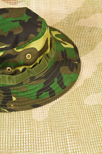 Chapéu de camuflagem militar — Fotografia de Stock