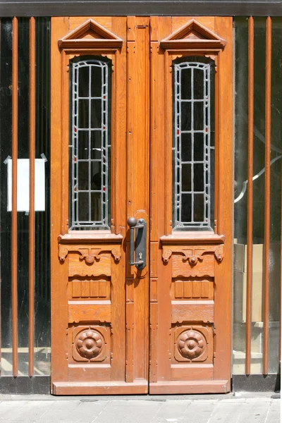 Beautiful wooden door — Stock Photo, Image