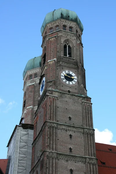 Uma torre da igreja — Fotografia de Stock