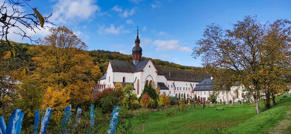 Sonbaharda Eltville yakınlarındaki Ebersbach Manastırı