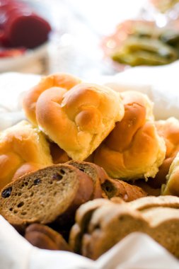 ekmek ve rulolar ürün yelpazesine bir sepet içinde görev yaptı.