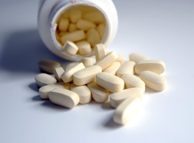 şişeden dökülmesini tıp