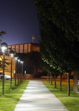 Geceleri evin dış tarafı.