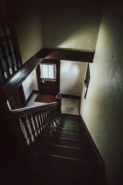 Grimy old staircase — Stock Photo, Image