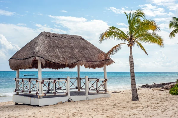 Gazebo en la playa — Foto de Stock