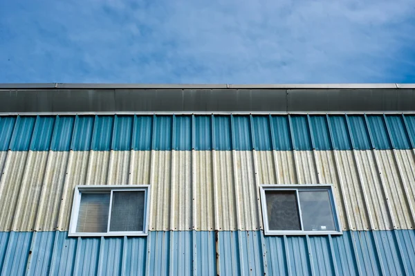 Esterno di un edificio industriale — Foto Stock