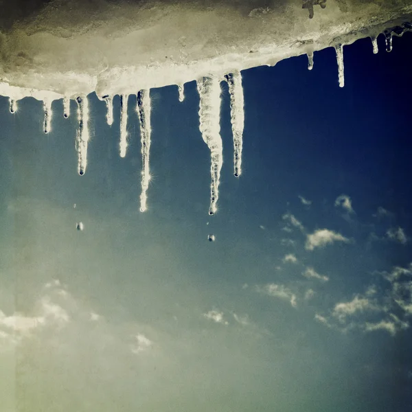 Снег и сосульки, стиль фильтра Instagram — стоковое фото