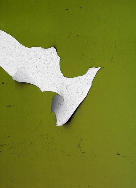 Yeşil ve beyaz boya parçaları peeling — Stok fotoğraf