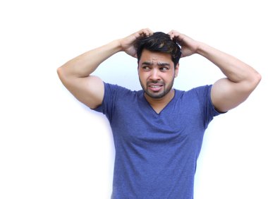 Genç Hintli şaşkın adam kafa çizilmemesi