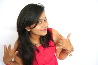 Hey bilim, yo eğleniyor çılgın Hint kız serin tarzı, izole