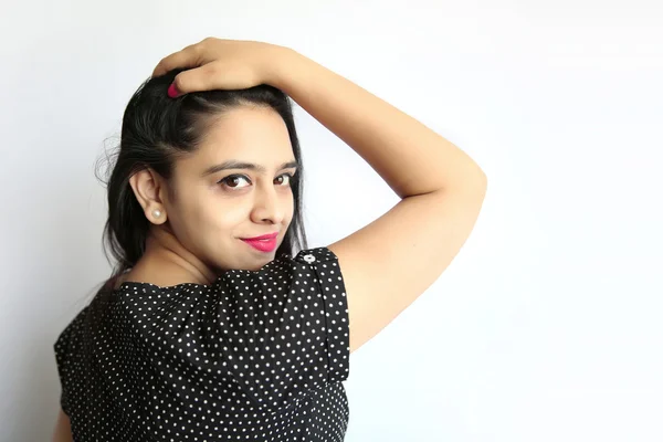 Schöne junge indische Frau — Stockfoto