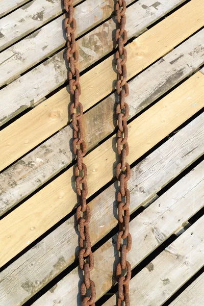 Staré kovové řetězy — Stock fotografie