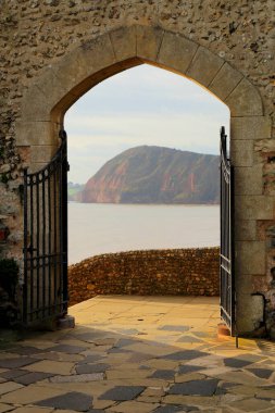 Sidmouth, Devon yakınlarındaki Jurassic Sahili