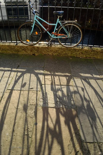 Schatten des Fahrrads — Stockfoto