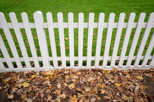 White garden fence — Stock Photo, Image