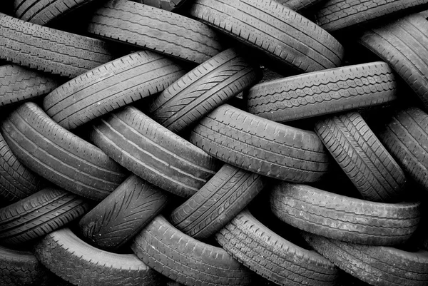 Velká skupina pneumatik — Stock fotografie