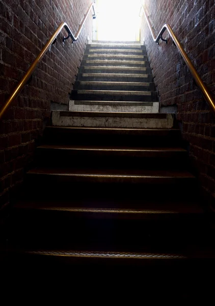 Dark underground stairs — Stock Photo, Image