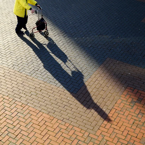 Shadow of an old man — Stock Photo, Image