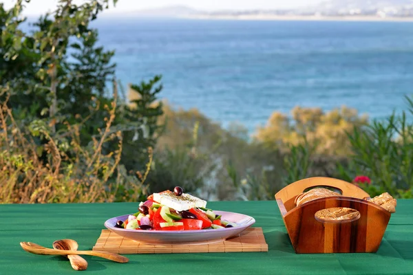 Traditional Greek salad — Stock Photo, Image