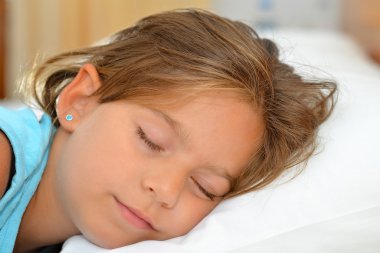Tatlı rüyalar, uyuyan kız