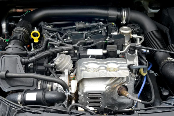 Imagen de primer plano del nuevo motor de coche de 3 cilindros — Foto de Stock