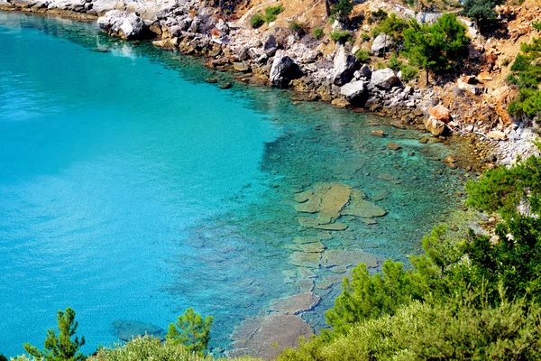 Verborgen Mediterranean beach — Stockfoto